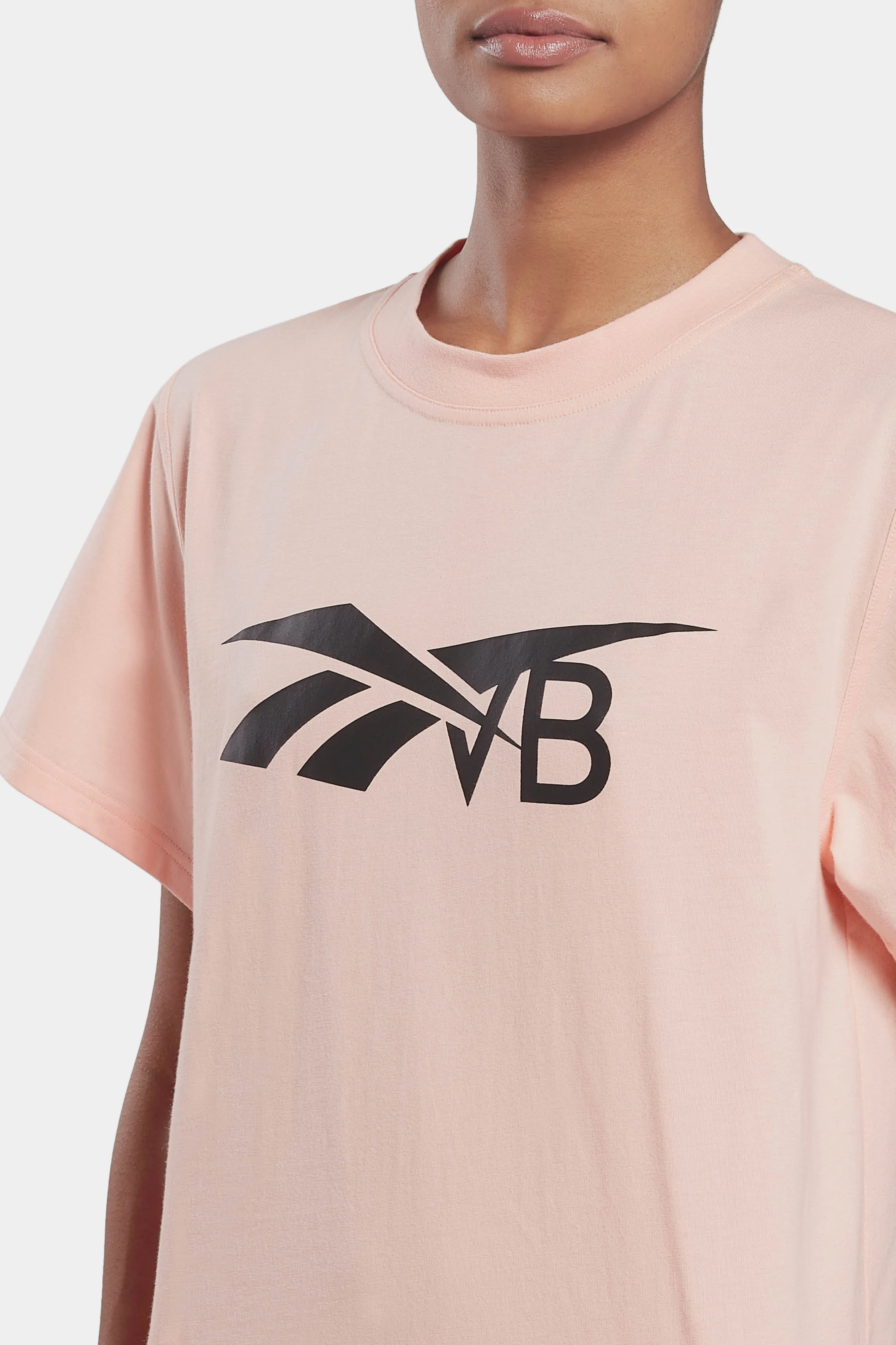 Reebok x VB Logo T-shirt in Coral Glow